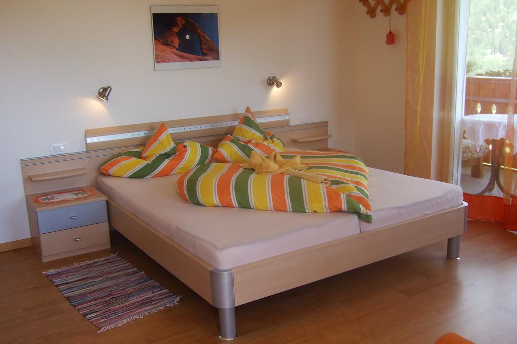 Gasthaus Jaufenblick San Martino In Passiria  Rum bild