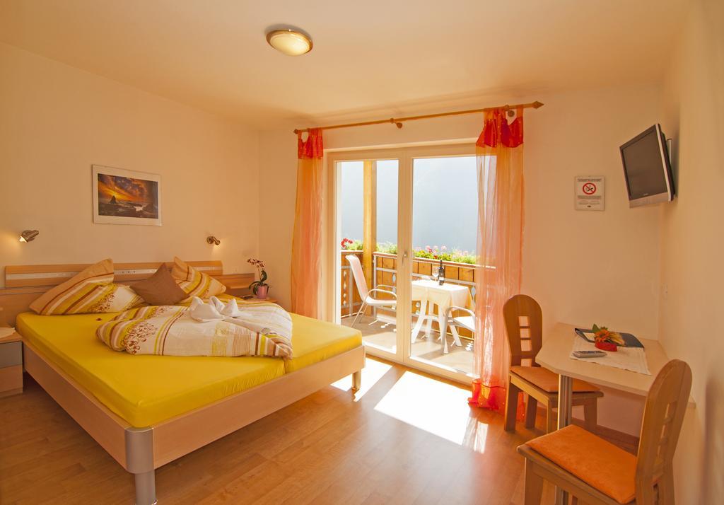 Gasthaus Jaufenblick San Martino In Passiria  Exteriör bild